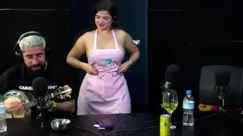 White fairy voltou no podcast e ficou peladinha