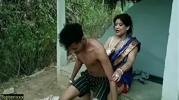 Hot Aunty Having Sex with Thief at Garden!! Indian Outdoor Sex