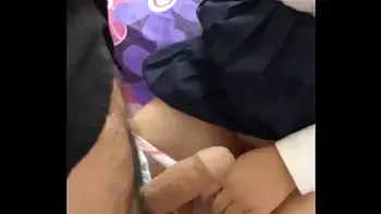 depravado SE APROVECHA de su Inocencia “Ayy ME DUELEE y siento que me voy a orinar ” ¡Pero querías que te cogiera cómo a la mayor! Casero real