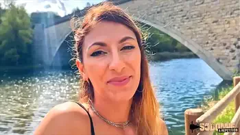 Stella est une grande amatrice de baise anale