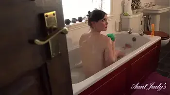 AuntJudys - POV Bath Time with your MILF Stepmom Aurora