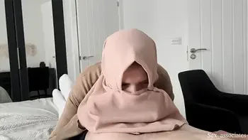 Arab Step Mom Helps Son With Broken Arms