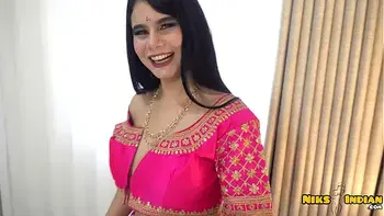 बड़े चूचों वाली भाभी माँ की साड़ी ब्लाउज उतारकर देवर ने खूब चोदा