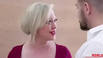 Milf pega batendo siririca leva gostoso no cu.