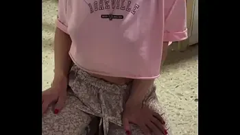 jovencita de 18 en su primera porno