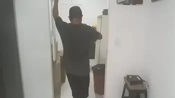 Fabinho Costha  mykng off