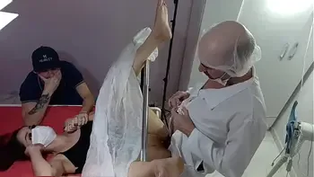 Marido ela esposa pro exame e doutor fica exitado