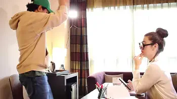 Latino does a favor for the secretary in exchange for getting his nationality.