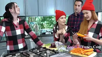 Holiday Season Family Freeuse - Serena Hill, Violet Spice