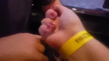 Fiz ménage na festa nudista na casa de swing