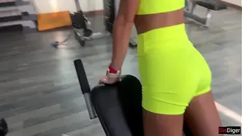 Trainer offers new exercises and fucks Katty right in the gym