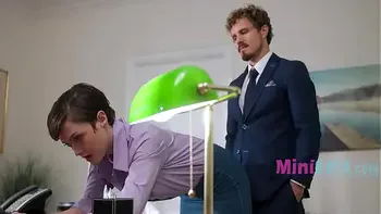 Small Size Seduction (Office Romance)