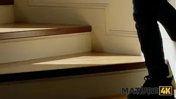 MATURE4K. Living Vibrator D-Efect