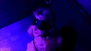 Teen-Schlampen ins Maul gepisst (Piss-Zusammenstellung)