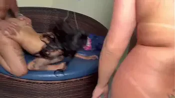 A troca de casal começou e virou uma putaria muito gostosa em buzios