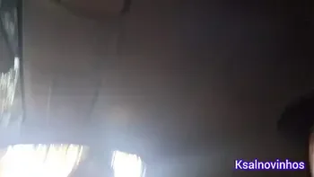 Mostrei pau para novinha na rua e pedi informação pra ela