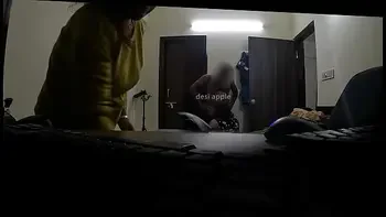 wife sucking dick infront of maid