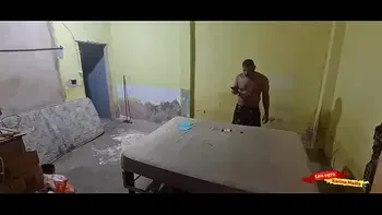 Novinha seduzindo pedreiro - anal teen...