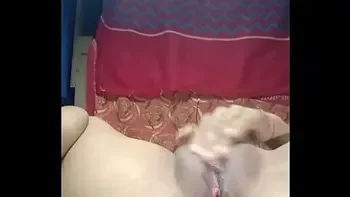 Desi Girl Masturbating