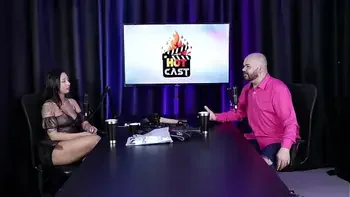 PAULO AVELAR (TIV MODELS) NO HOT CAST COM A VICTORIA BEATRIZ (SHEER/RED)