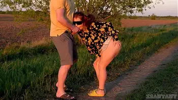 Cute saree bhabhi asked directions from a Desi stranger and was fucked hard in the scarlet sunset!