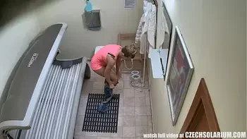 Solarium VOYEUR Just to Poke Dick to the Beautiful ASS