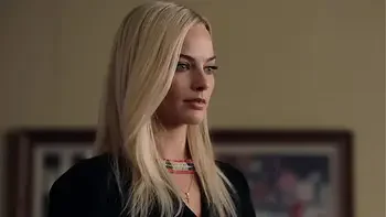 Margot Robbie crotch - BOMBSHELL - flash, audition, legs, upskirt, panties