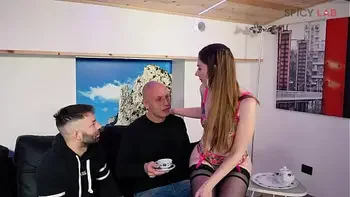 Do-it-yourself: Belgian anal turism with Alice Maze