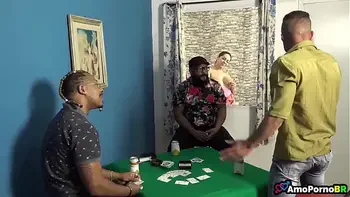 Esposa infiel, mama o leitinho do amigo do marido