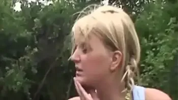 Chanson française porno: Suivie par un vieux