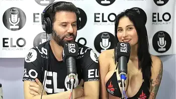 Entrevista con Elo Podcast termina con muchas preguntas picantes que me exitan jenifer play