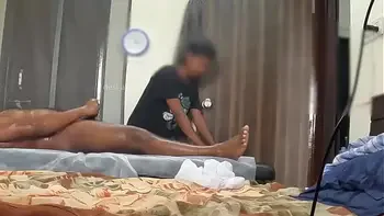 spa girl got surprised seeing small black dick