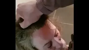 Esclave F aux pieds, humiliee 9 octobre 2020