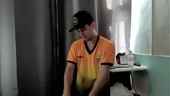 Esposa pediu para filmar a sessão de massagem