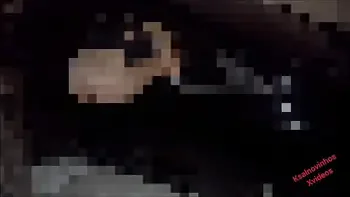 Esposa com bumbum de fora em público oferecendo para estranhos!!! Todos sem camisinha e gozadas a dentro.