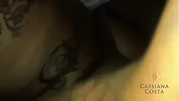 A loirinha estava doidinha na balada, me chamou para AFTER e me deu o CU com muito tesão até eu GOZAR na sua boca.