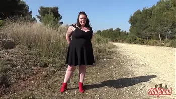 Jade et Sandy, deux coquines dans une partouze Part 1