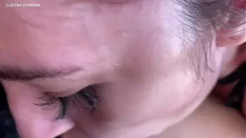 Essa ruivinha é muito gostosa, ela fez isso comigo na praia