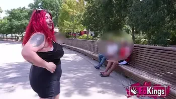 Answering to an old question: Are Leia's HUGE TITS heavier than a milk carton???