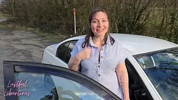 Hairy mature MILF repaid my kindness by swallowing my cum