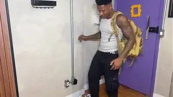 MARIDO E PEGO TRANSANDO COM AMIGA DA ESPOSA