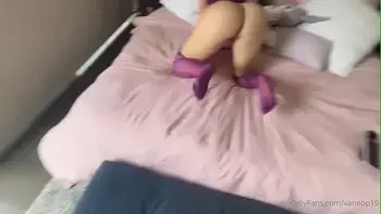 Vanessa Bohorquez Lenceria Morada y Gris follando OF Video