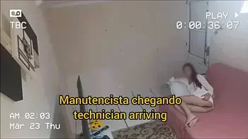Safada dona de casa recebe manutencista depravado!