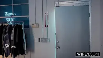 WIFEY Gorgeous Hotwife Karina Valentina Gets Fucked Hard While Hubby Watches