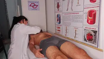 Ereção na frente da enfermeira