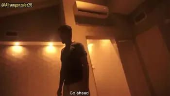 Tengo sueño hermanastro, dejame acostarme en tus piernas, pero no metas tu pene en mi boca por favor!!