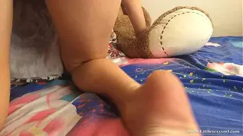 amateur! step Dad left in the shower and came to give me a quickie creampie taking advantage of the fact that she doesn't listen