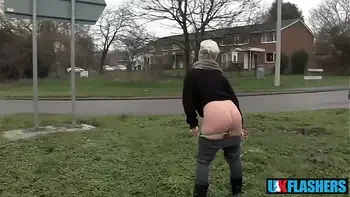 Can Everyone See my Pussy? Shameless Bree Branning Flashing and Pissing for UK-Flashers