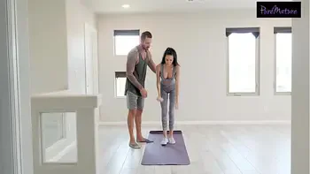 Jamie Michelle Cleans Up Trainer's Sweaty Cock