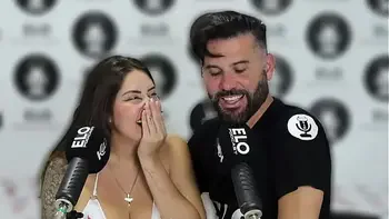 Sara Blonde in the spicy room of the Argentine ELO PODCAST - FULL INTERVIEW